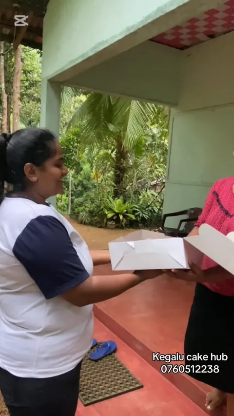 A cake delivery in Kegalle